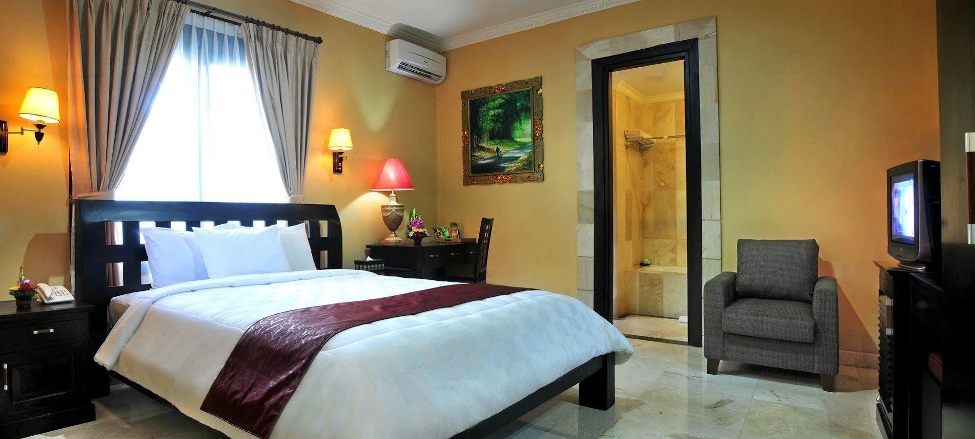 Puri Yuma Hotel Denpasar  Luaran gambar