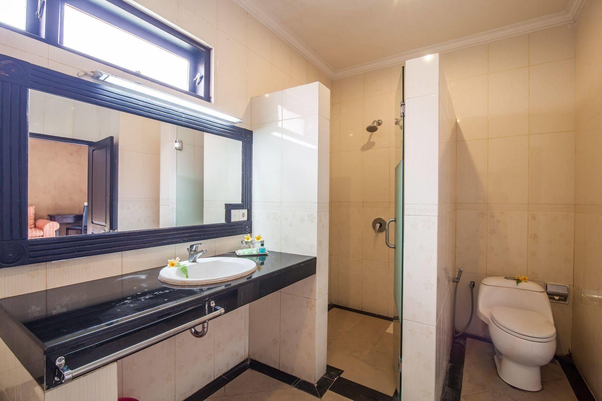 Puri Yuma Hotel Denpasar  Luaran gambar