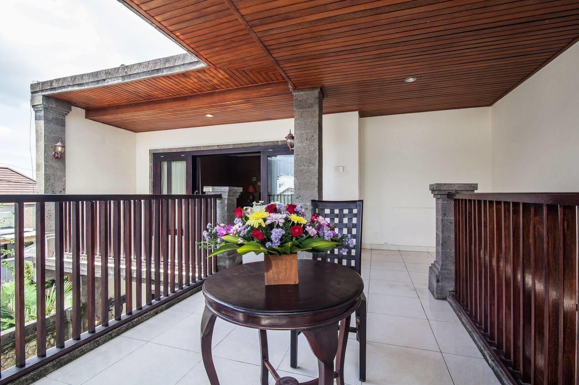 Puri Yuma Hotel Denpasar  Luaran gambar