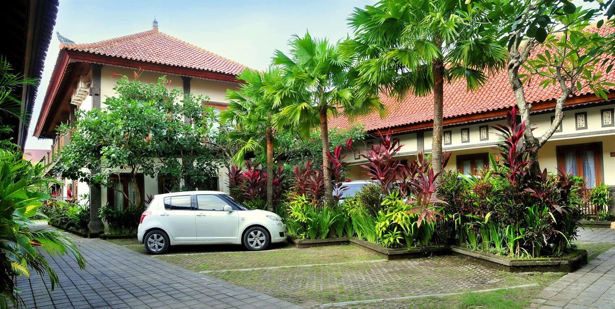 Puri Yuma Hotel Denpasar  Luaran gambar